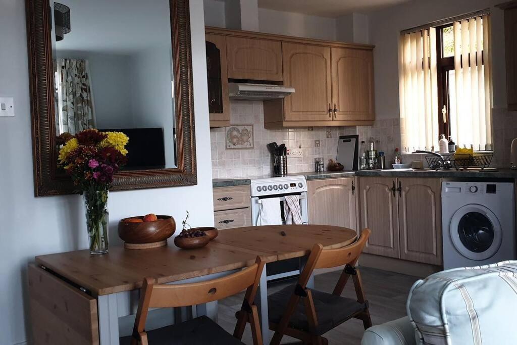Seafront Apartment, Ground Floor, Free Parking Ньюкасл Экстерьер фото
